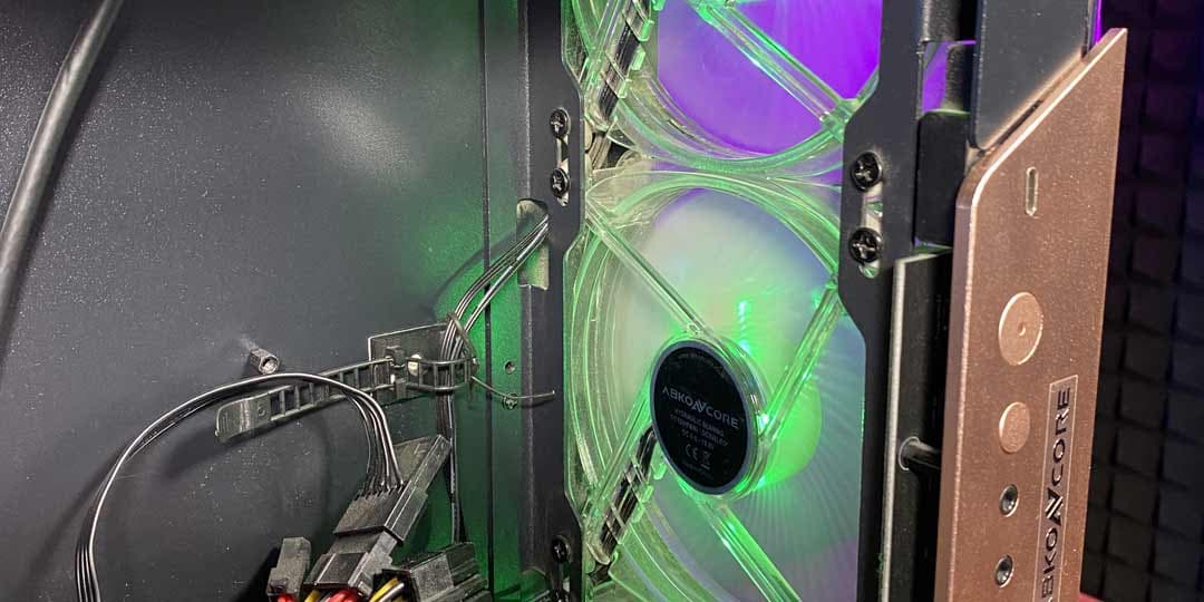 Review ABKO AL300M SYNC, Presentasi Casing PC dengan Bentuk Unik!