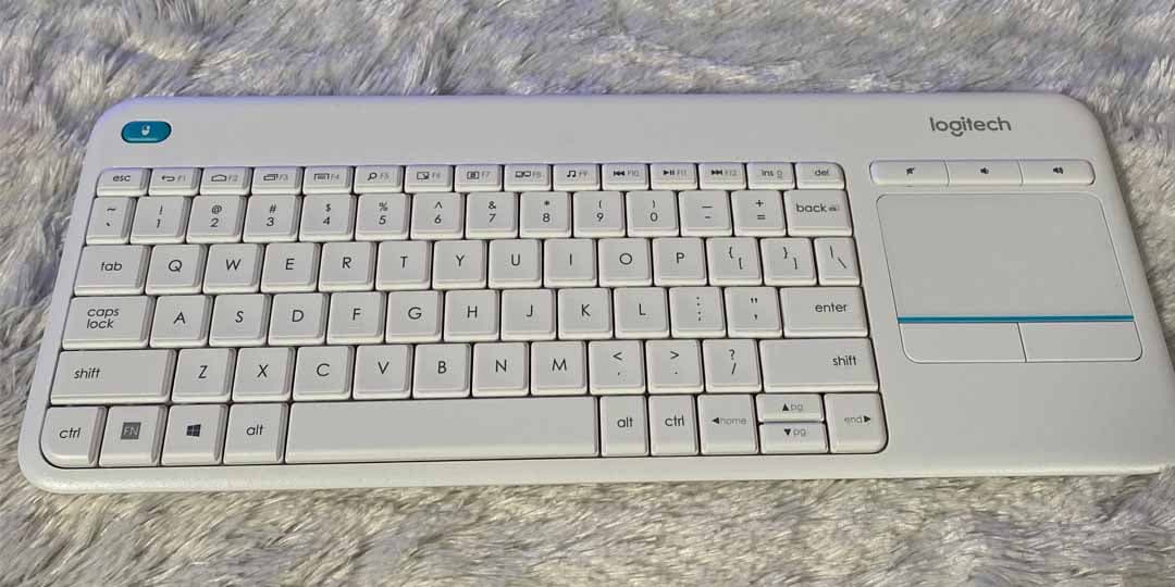 Review Logitech K400, Keyboard Nirkabel dengan Touchpad yang Terjangkau
