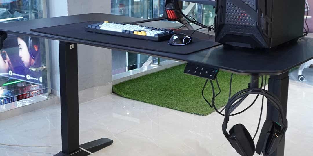 Evolusi Meja Kerja Biasa ke Meja Kerja Pintar, Ini Dia Review TTRacing TITUS X Smart Desk!